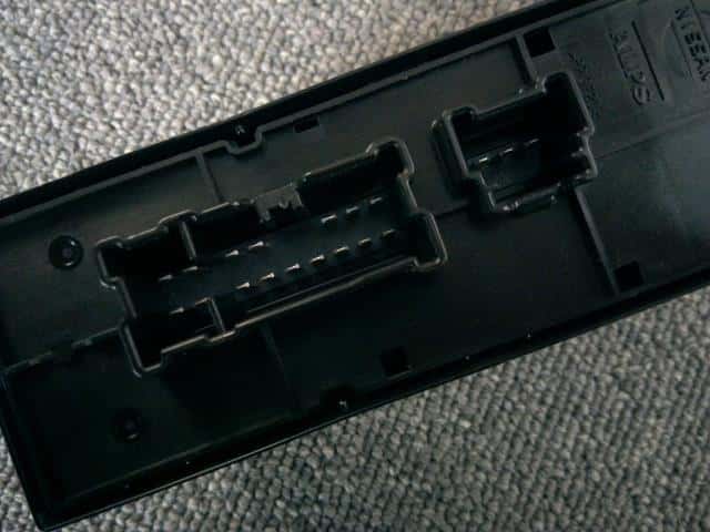 Power Window Switch NISSAN Serena 2018 DAA-GFC27 — photo 3