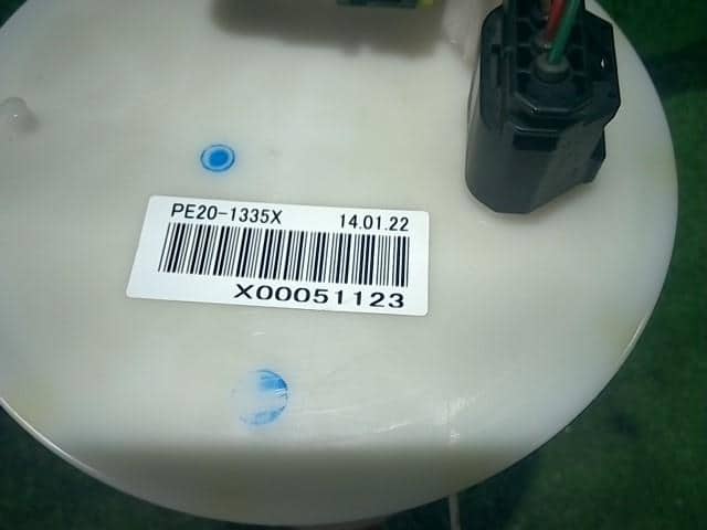 Fuel Pump MAZDA Axela 2014 DBA-BM5FS PE201335X — photo 4