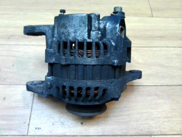 Alternator Mitsubishi Fuso 2002 GE-FB500B MD354801 — photo 2