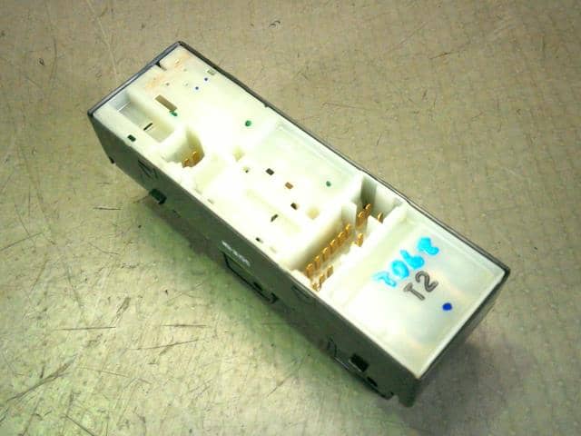 Power Window Switch MITSUBISHI eK Wagon 2019 5BA-B36W — photo 2