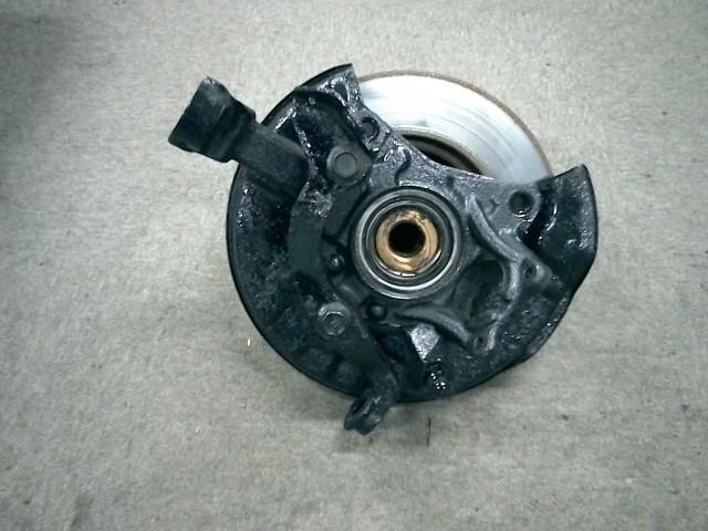 Front Right Knuckle Hub Assembly TOYOTA Hiace 1996 KC-KZH138 — photo 1