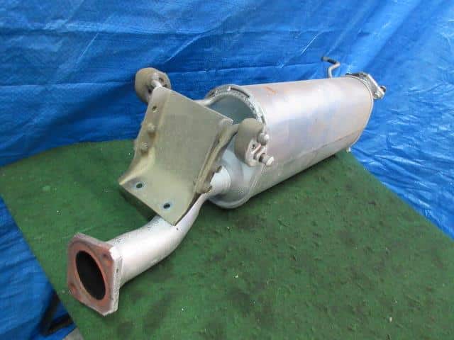 Exhaust Center Muffler MITSUBISHI Delica 2001 GC-SK82TM MQ900717 — photo 2