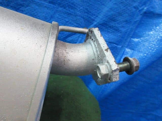 Exhaust Center Muffler MITSUBISHI Delica 2001 GC-SK82TM MQ900717 — photo 4