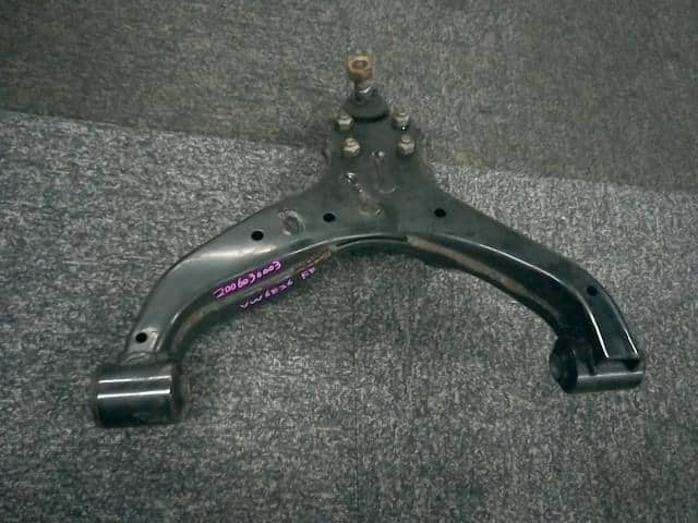 Front Right Lower Control Arm NISSAN Nv350 — photo 1