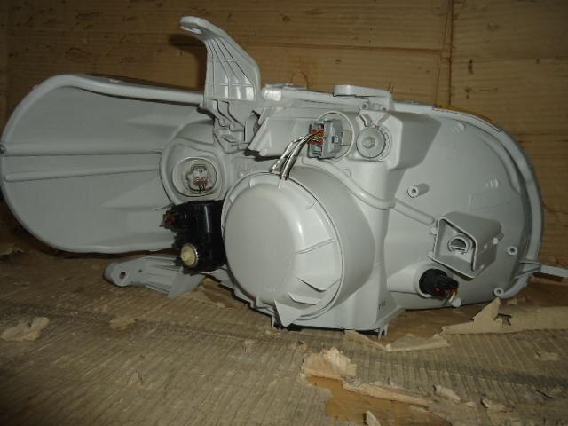 Left Headlight TOYOTA Porte 2007 CBA-NNP10 — photo 3