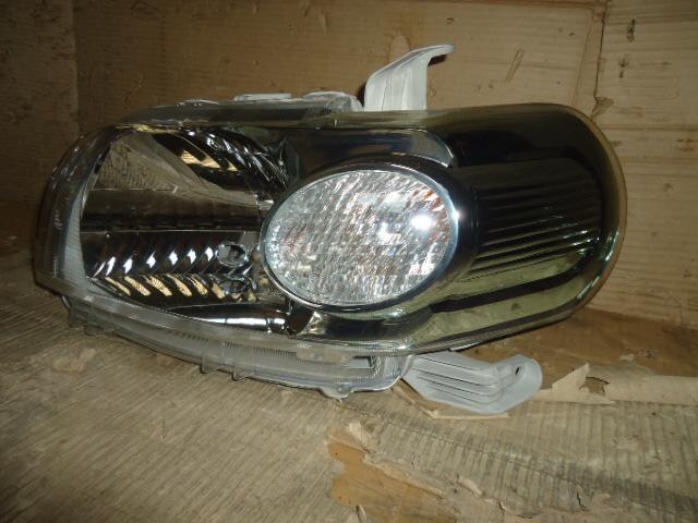 Left Headlight TOYOTA Porte 2007 CBA-NNP10 — photo 2