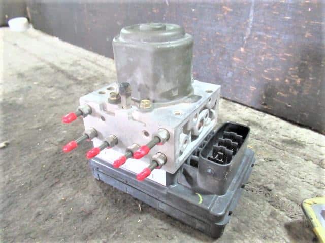 ABS Actuator TOYOTA COROLLA 2004 CBA-NZE124 — photo 1