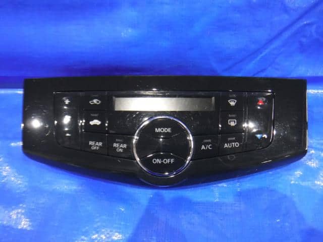A/C Control Panel NISSAN Serena 2011 DBA-FC26 — photo 1