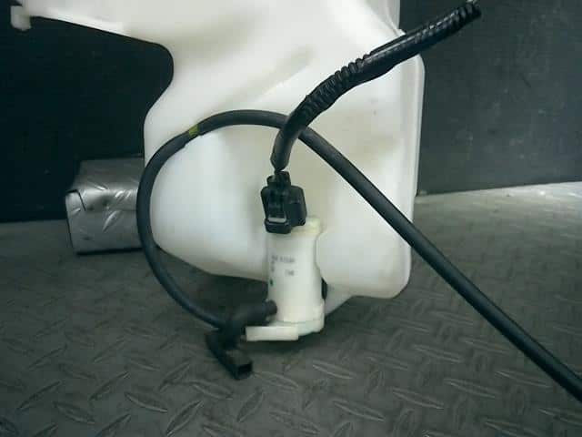 Windshield Washer Tank HONDA Accord 2017 DAA-CR7 76841T2AA01 — photo 2