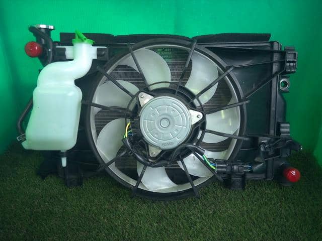 Radiator NISSAN Nt100 clipper 2017 EBD-DR16 — photo 1