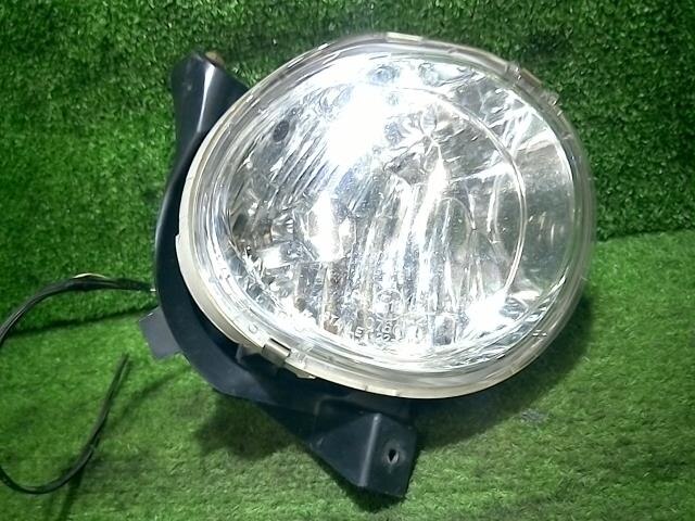 Left Fog Light TOYOTA Mark II Blit 2002 TA-JZX115 — photo 1