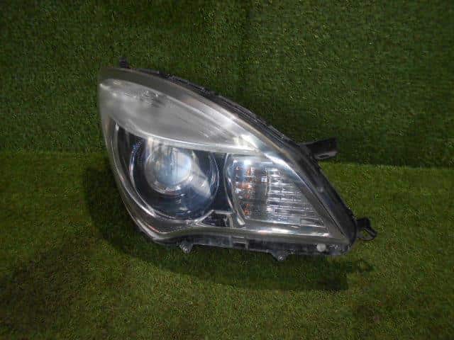 Right Headlight MITSUBISHI Delica D2 2012 DBA-MB15S — photo 1