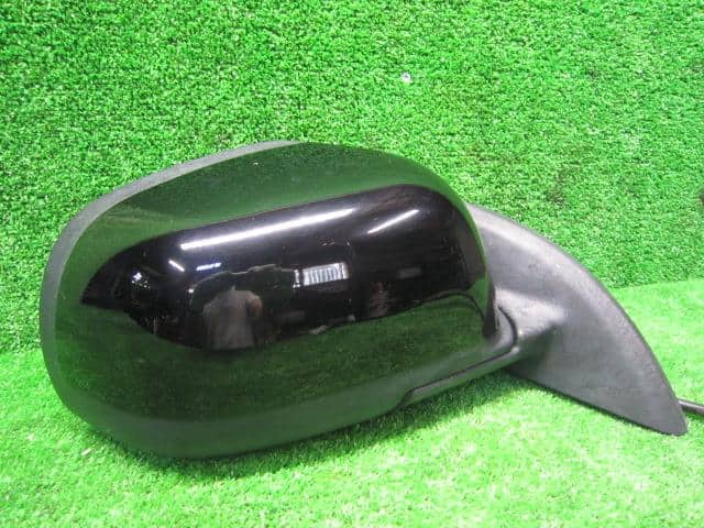 Right Side Mirror NISSAN Leaf_ 2010 ZAA-ZE0 — photo 1