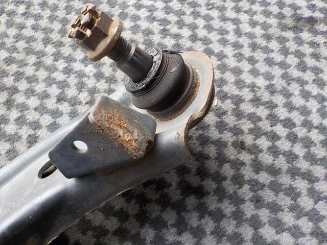 Front Right Lower Control Arm HONDA N-wgn 2014 DBA-JH1 — photo 3
