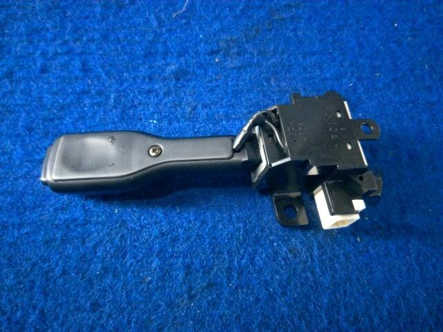 Switch TOYOTA Ractis 2005 DBA-NCP100 — photo 2