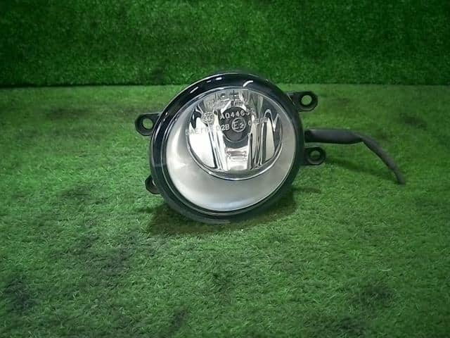 Left Fog Light TOYOTA Belta 2008 DBA-SCP92 — photo 1