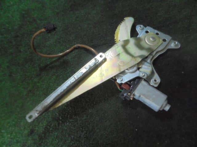 Rear Left Door Regulator NISSAN Stagea 2003 GH-M35 — photo 2