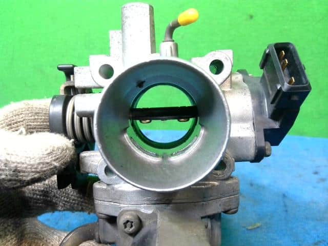 Throttle Body MITSUBISHI Minica 1999 GF-H47A — photo 3
