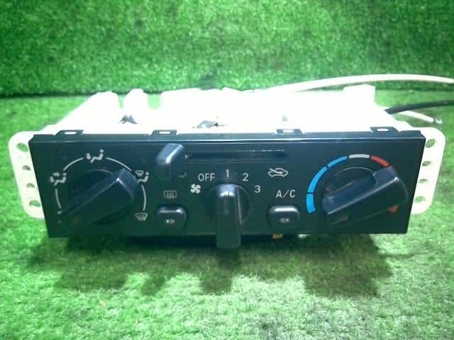 A/C Control Panel MITSUBISHI Minicab 2010 GBD-U62 — photo 1