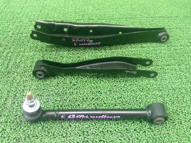 Rear Right Lower Control Arm SUBARU Impreza 2019 DBA-GT3 — photo 2