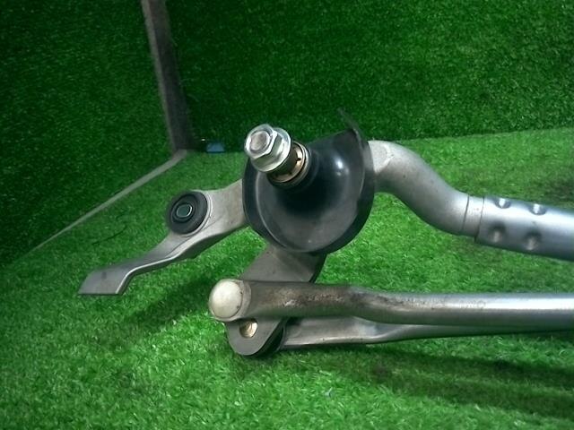 Front Wiper Motor TOYOTA Corolla Fielder 2017 DAA-NKE165 — photo 3
