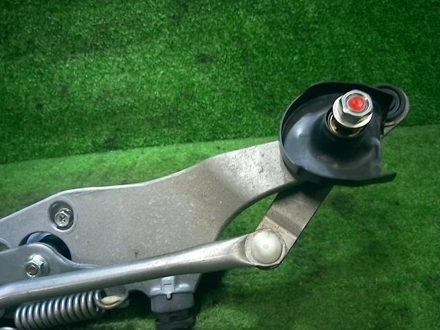 Front Wiper Motor TOYOTA Corolla Fielder 2017 DAA-NKE165 — photo 4