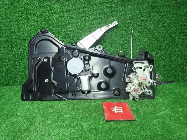 Rear Right Door Regulator TOYOTA Raum 2007 CBA-NCZ20 — photo 1
