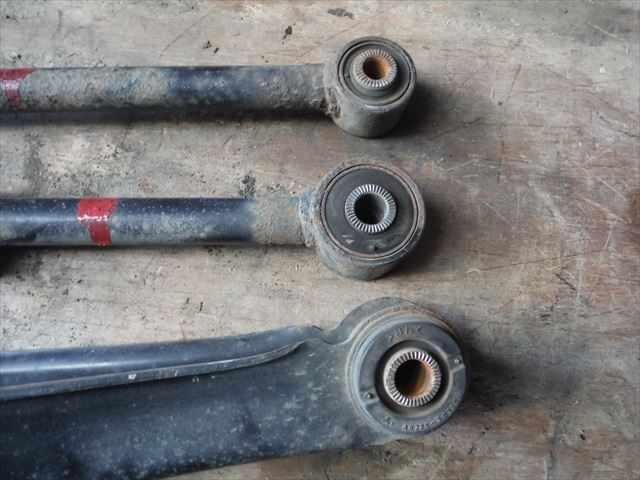 Rear Right Lower Control Arm TOYOTA Mark X 2005 DBA-GRX120 — photo 2