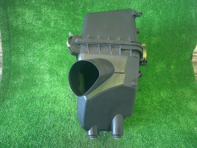 Air Cleaner Assembly TOYOTA Kluger 2003 TA-ACU25 — photo 3