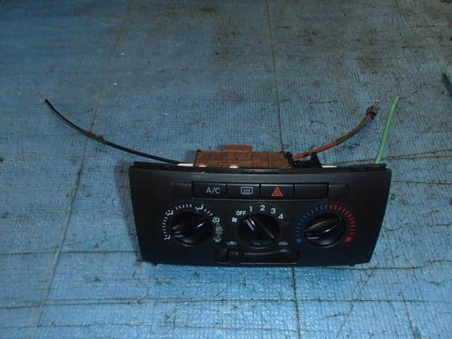 A/C Control Panel DAIHATSU Move 2006 CBA-L160S — photo 1