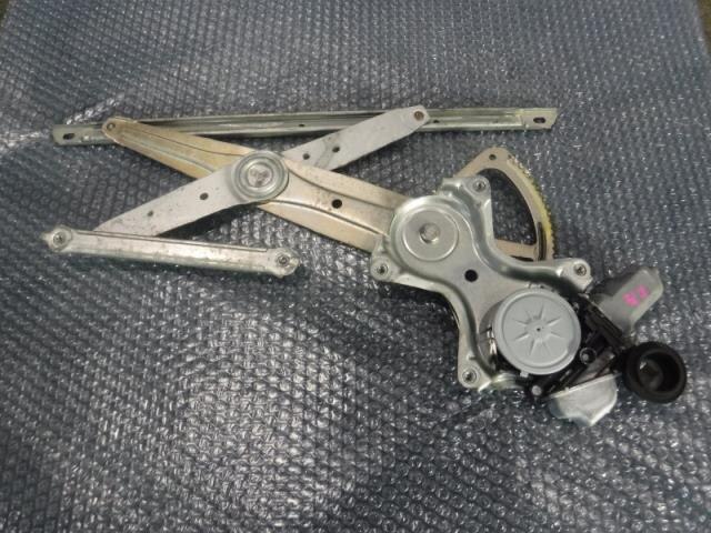 Front Left Door Regulator TOYOTA SAI 2009 DAA-AZK10 — photo 1