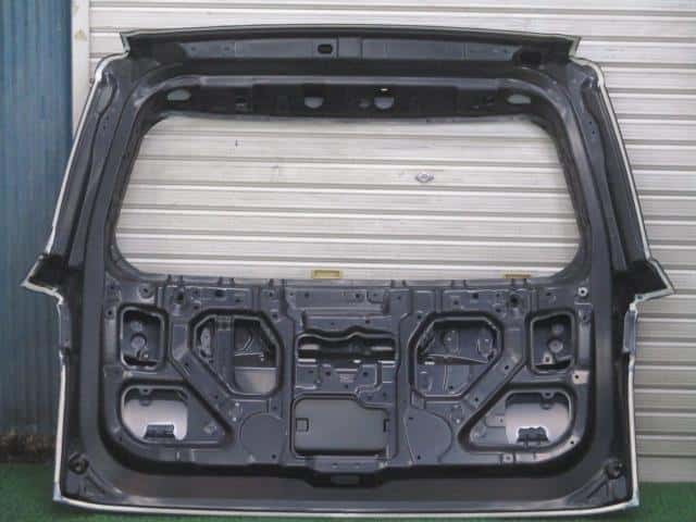 Back Door Assembly NISSAN Elgrand 2014 DBA-PNE52 — photo 5