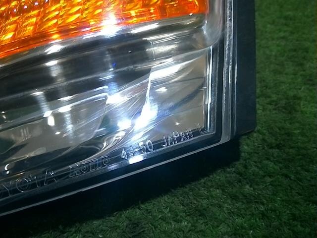 Left Side Marker Light TOYOTA Gaia 2001 GF-SXM15 — photo 3