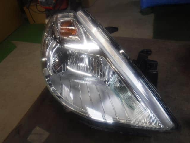 Right Headlight NISSAN Tiida 2008 DBA-NC11 — photo 1