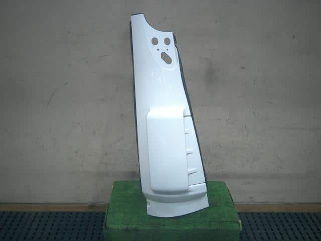 Right Front Side Body Panel ISUZU ISUZU LARGESIZE CAR KC-CXZ81K2 — photo 1