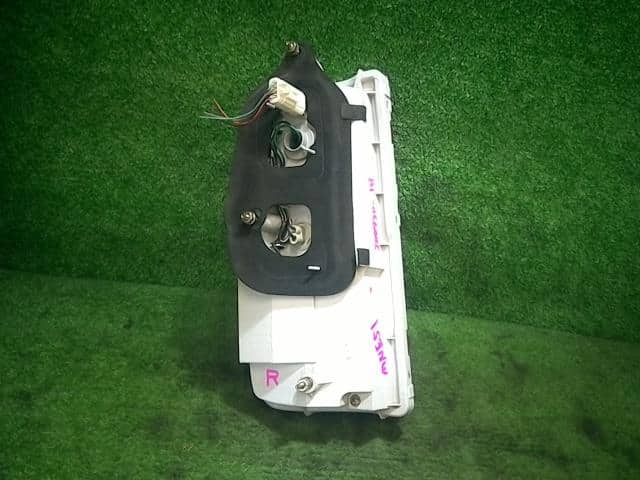 Right Tail Light NISSAN Elgrand 2005 CBA-MNE51 — photo 2