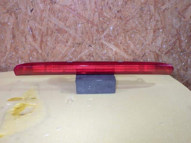 Light TOYOTA Avensis 2004 CBA-AZT250 — photo 1