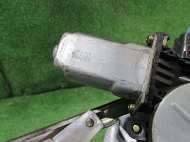 Front Left Door Regulator HONDA Life 2002 LA-JB2 — photo 4
