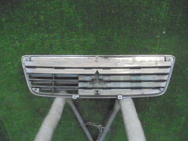 Radiator Grille MITSUBISHI Toppo Bj 2001 GF-H42A — photo 2