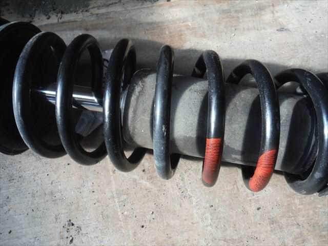 Front Right Strut HONDA Life Dunk 2001 LA-JB4 — photo 2