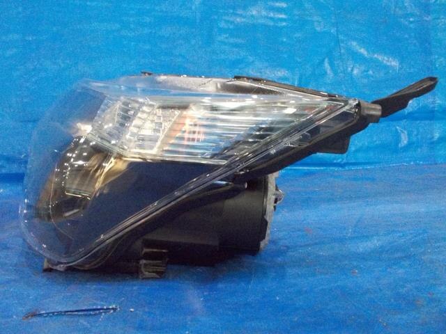 Left Headlight TOYOTA Spade 2014 DBA-NCP145 — photo 3