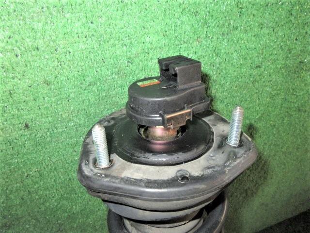Front Right Strut TOYOTA Mark II 2003 TA-JZX110 — photo 2