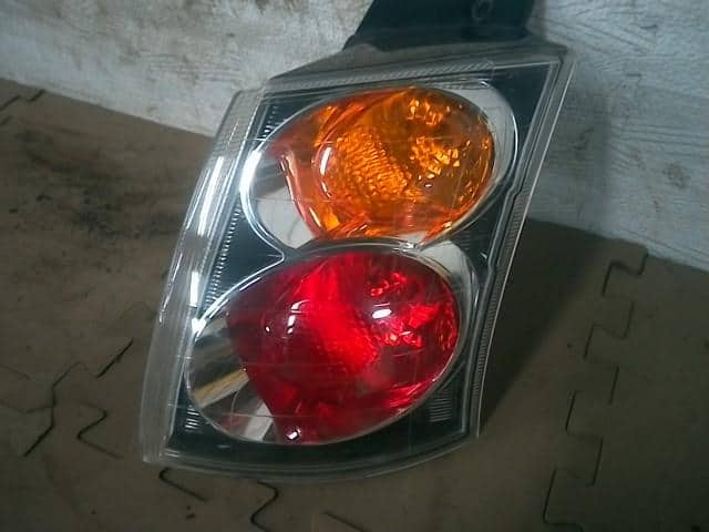 Right Tail Light MITSUBISHI COLT PLUS 2007 DBA-Z24W — photo 1