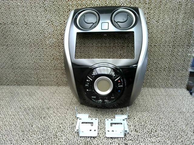 Interior Parts NISSAN Note 2012 DBA-E12 — photo 1