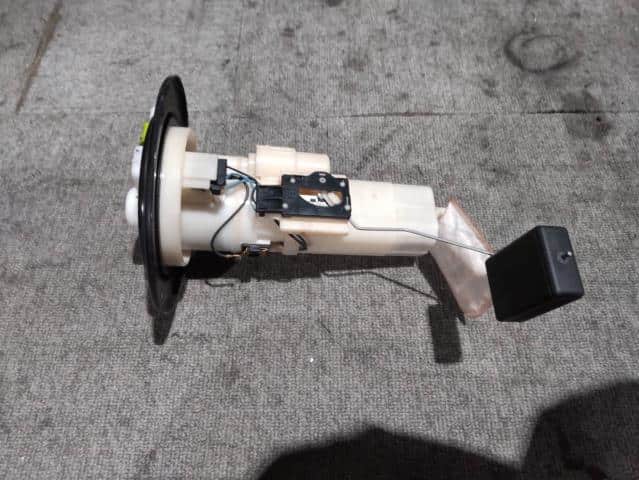 Fuel Pump SUZUKI MR Wagon 2014 DBA-MF33S 1510082881 — photo 1