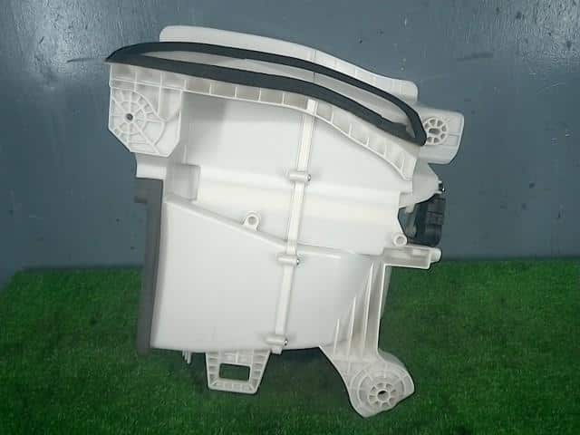 Blower Motor MAZDA Axela 2014 DBA-BM5AS — photo 2