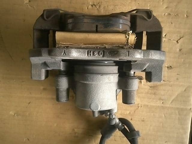 Front Left Caliper MAZDA Premacy 2010 DBA-CWEFW BPYK3371XB — photo 2