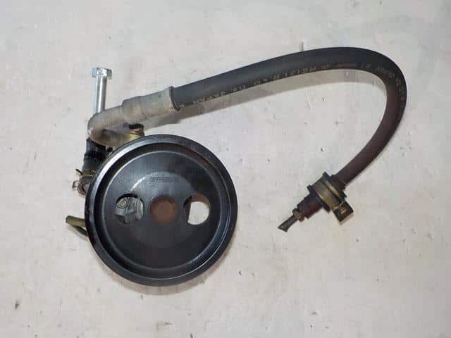 Power Steering Pump MITSUBISHI Pajero Mini 1998 E-H51A — photo 1
