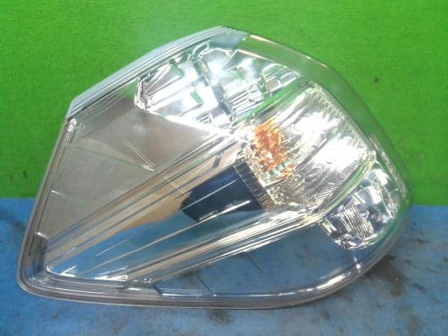 Left Tail Light HONDA Fit Shuttle 2011 DAA-GP2 — photo 2
