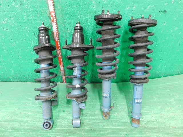 Front Right Strut HONDA Odyssey 2010 DBA-RB3 — photo 1